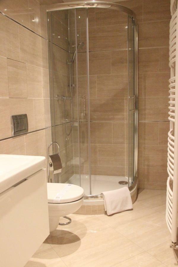 Ferienwohnung H+ Apartman Letiste Praha Exterior foto